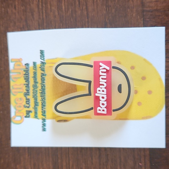 Accessories Croc Charm Glow In The Dark Bad Bunny Croc Jibbitz Croc